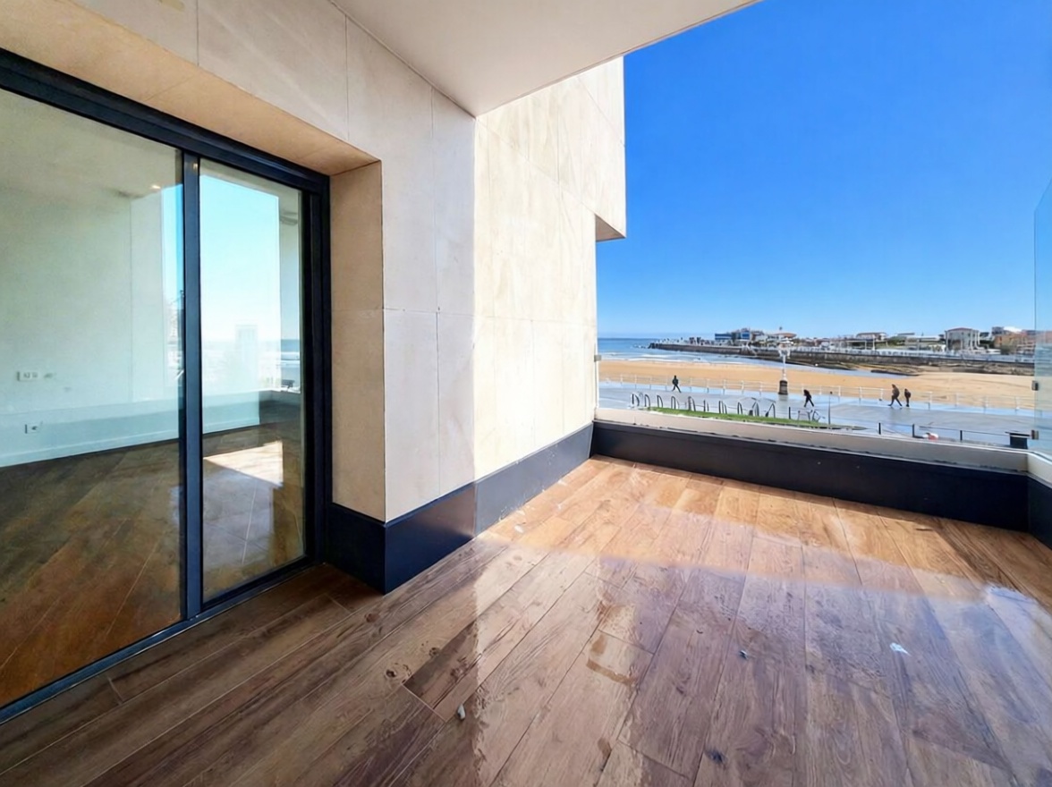 Beachfront flat in Arona