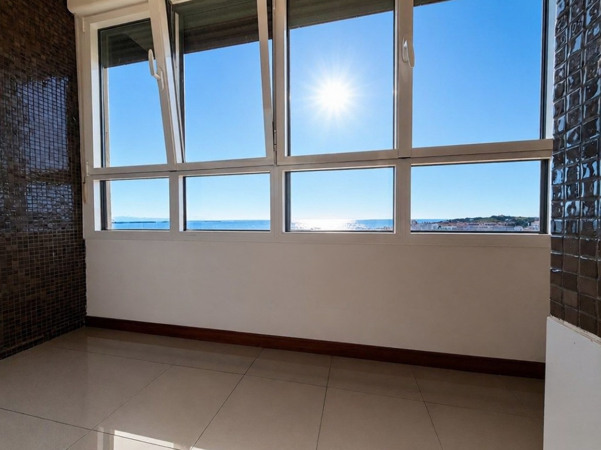 Beachfront flat in Arona