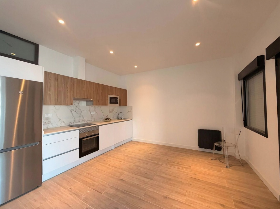Beachfront flat in Arona — Bedroom