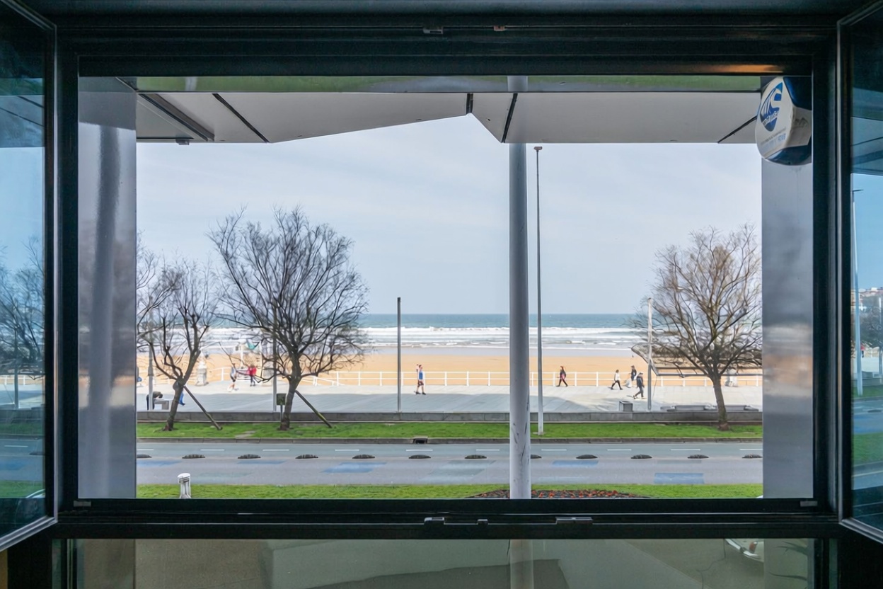 Appartement en première ligne de plage à Gijón