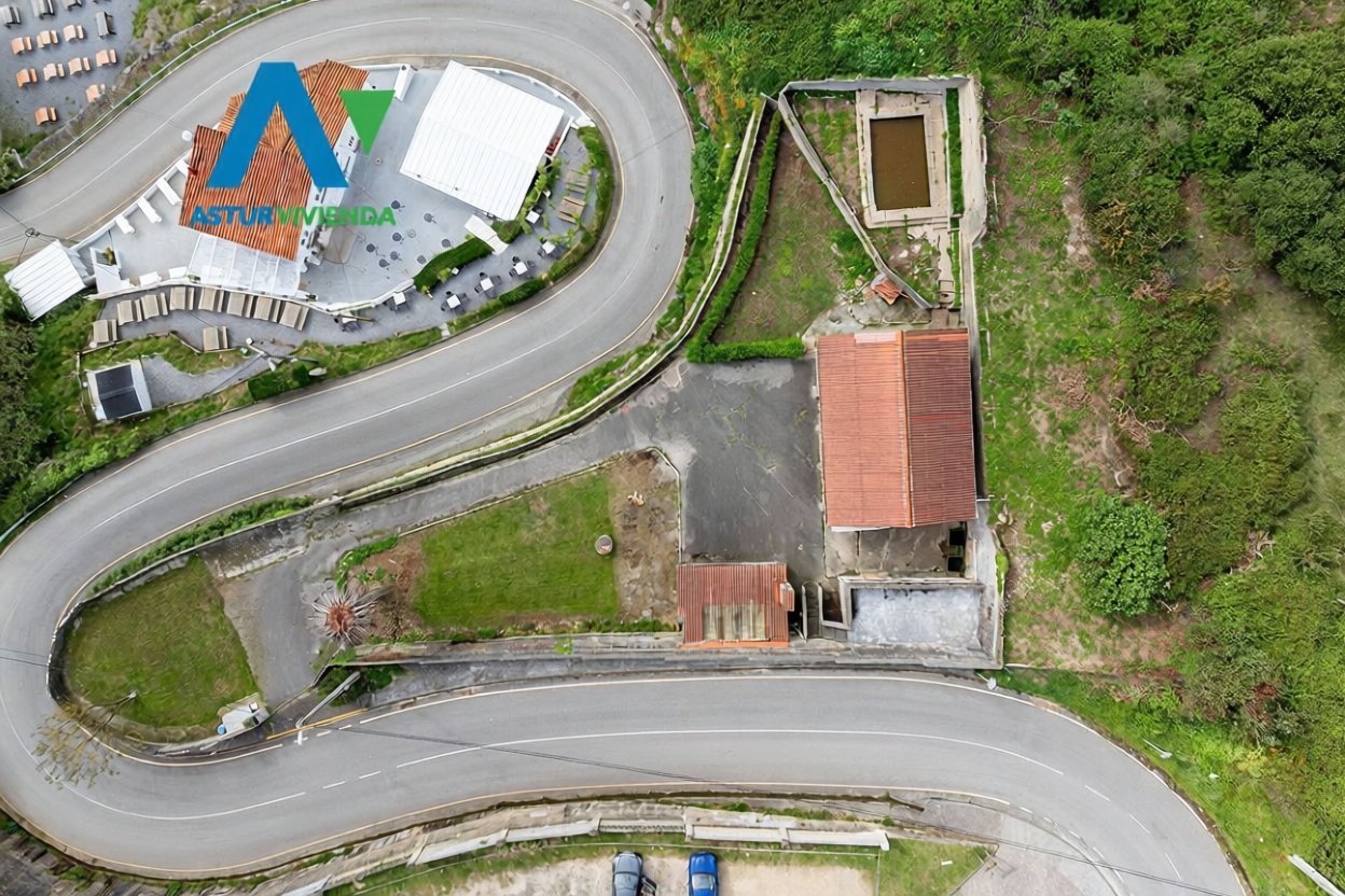 Chalet with direct beach access in Villaviciosa — Aerial