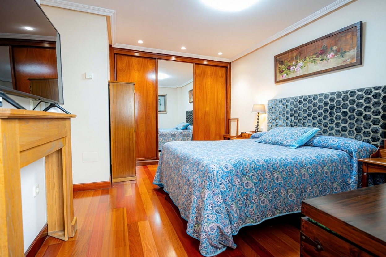 Appartement en première ligne de plage à Gijón — Chambre