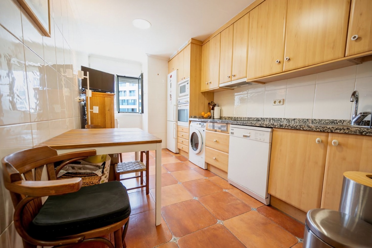 Appartement en première ligne de plage à Gijón — Cuisine