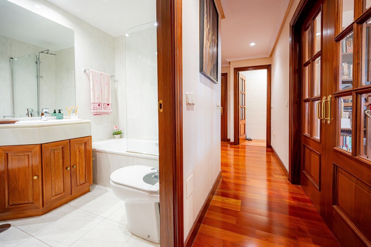 Appartement en première ligne de plage à Gijón — Sanitaires