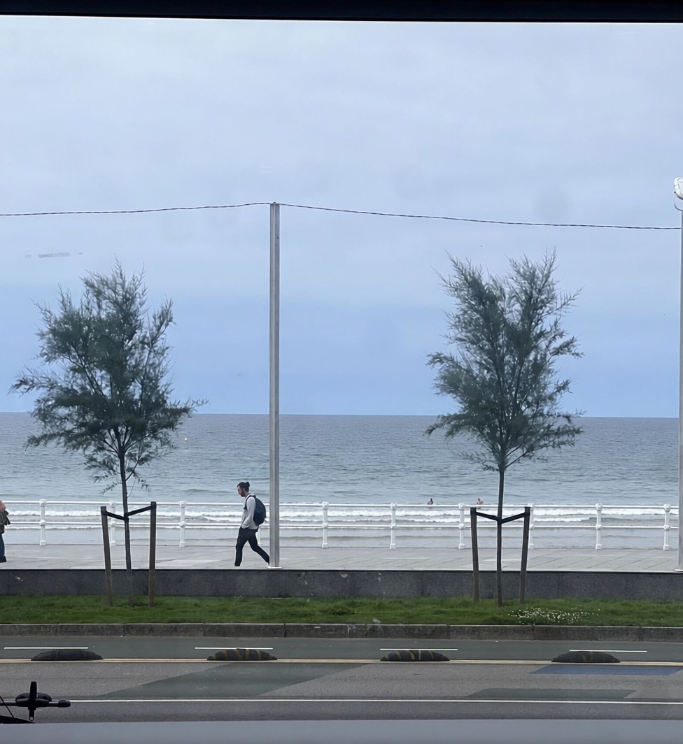 Beachfront flat in Arona