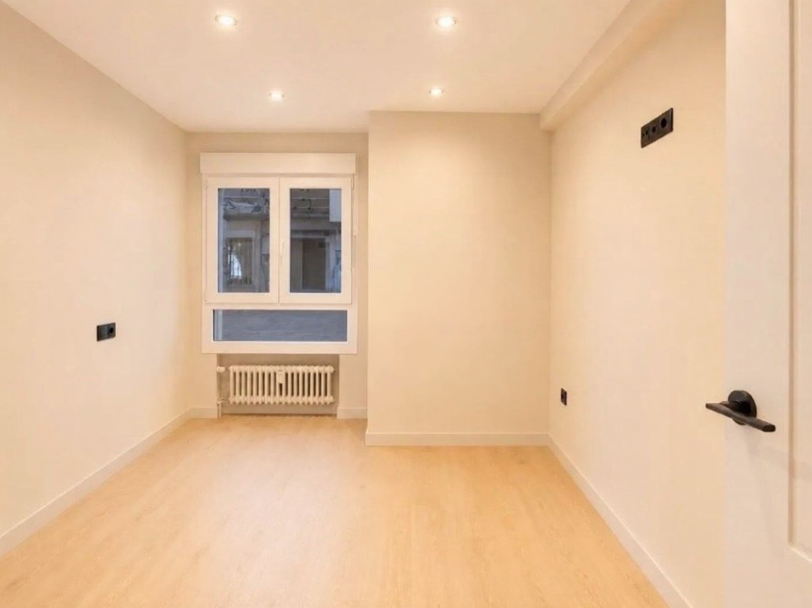 Appartement en première ligne de plage à Gijón — Chambre