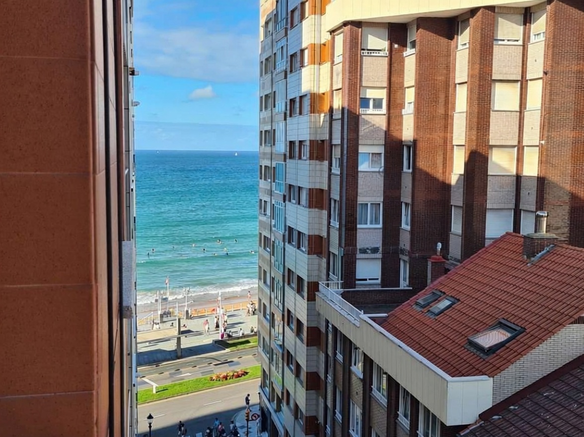 Appartement en première ligne de plage à Gijón