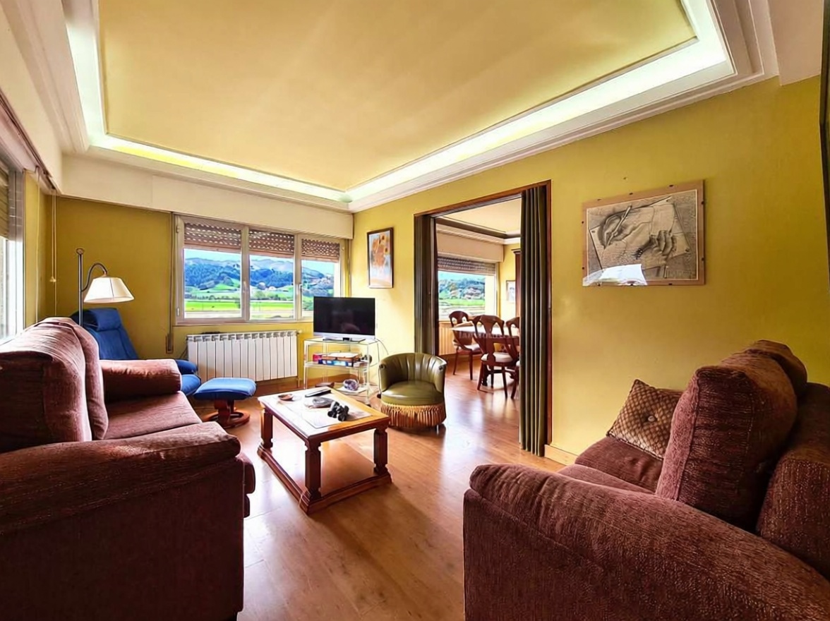 Chalet with direct beach access in Ribadesella — Living room