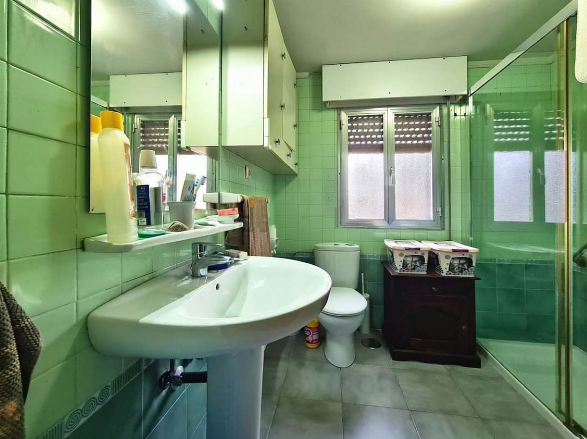 Chalet with direct beach access in Ribadesella — Bathroom