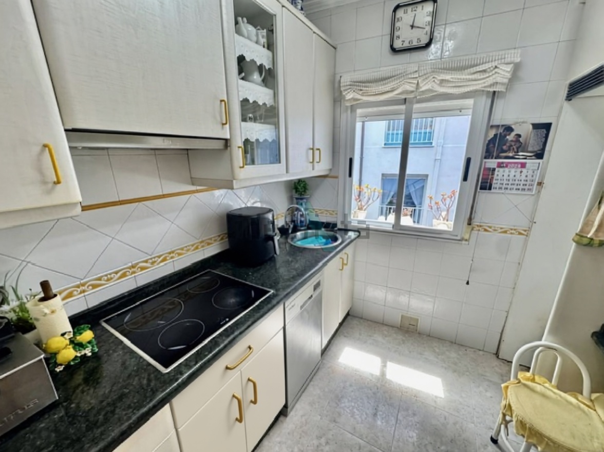 Beachfront flat in Oriente, Asturias — Kitchen