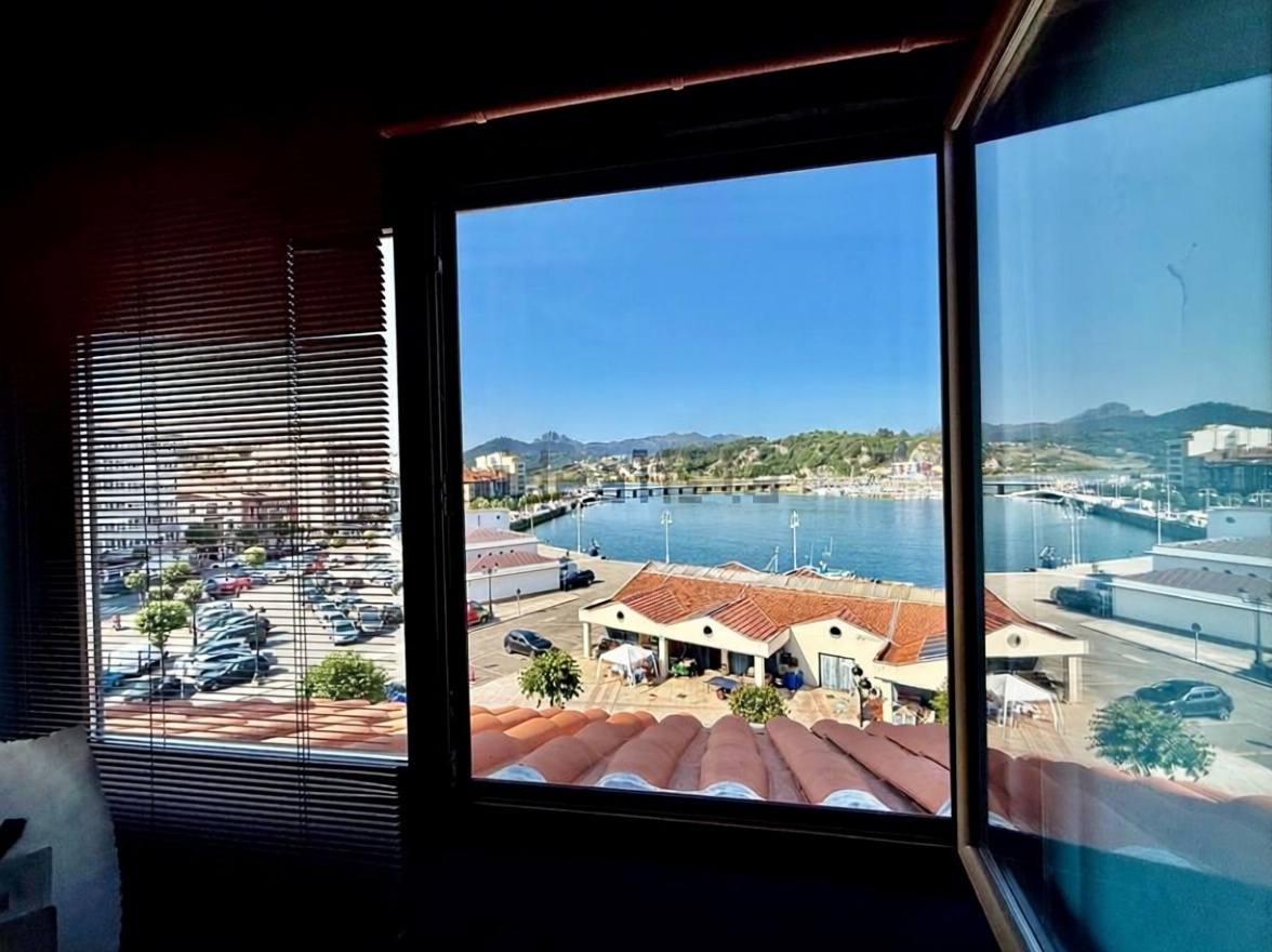 Beachfront flat in Ribadesella