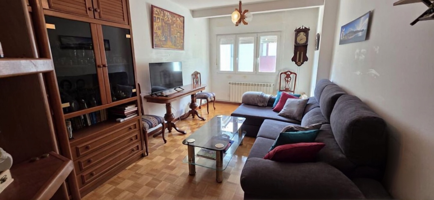 Beachfront flat in Ribadesella — Living room