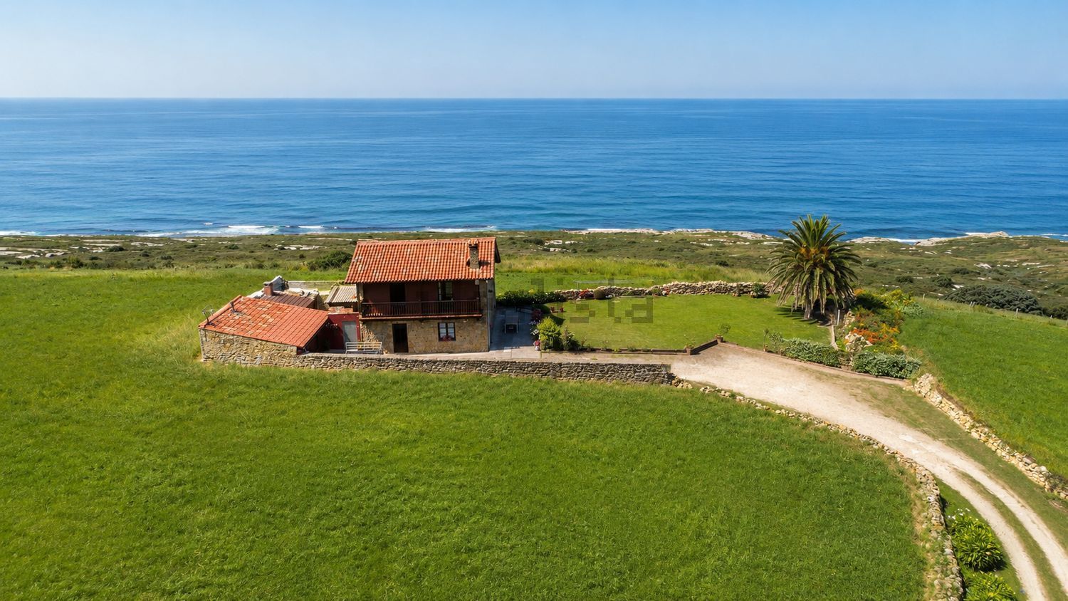 Chalet com acesso direto à praia em San Vicente de la Barquera — Aérea