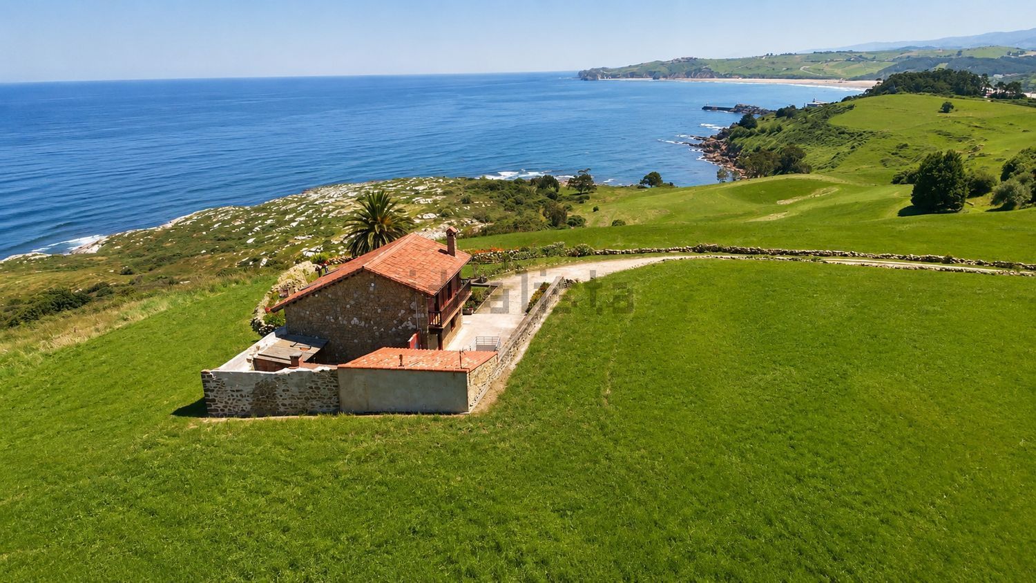 Chalet com acesso direto à praia em San Vicente de la Barquera — Aérea