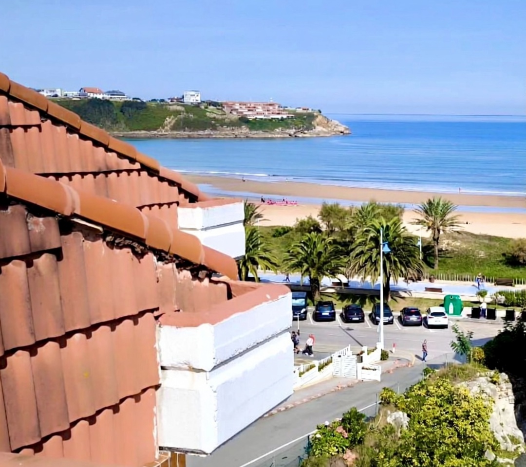 Beachfront duplex in Suances — Sea view