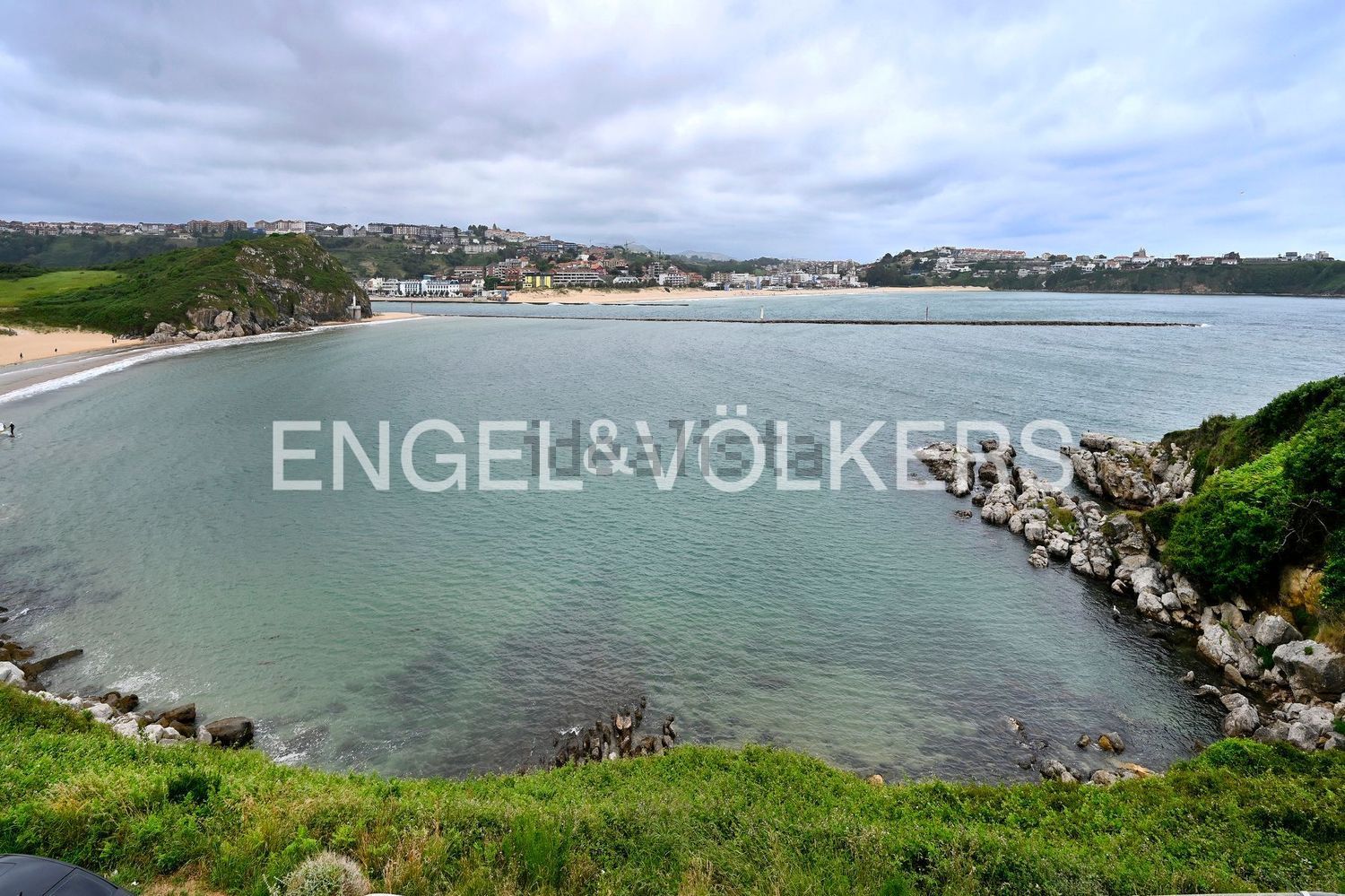 Apartamento em primeira linha de praia em Santander — Quarto