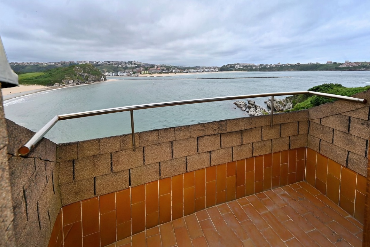 Beachfront flat in Santander — Bedroom