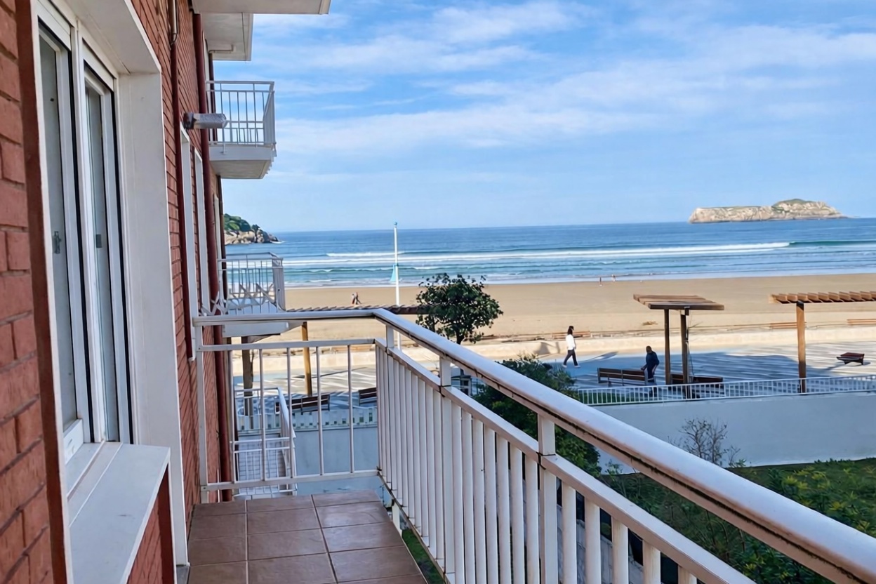 Beachfront flat in Besaya, Cantabria