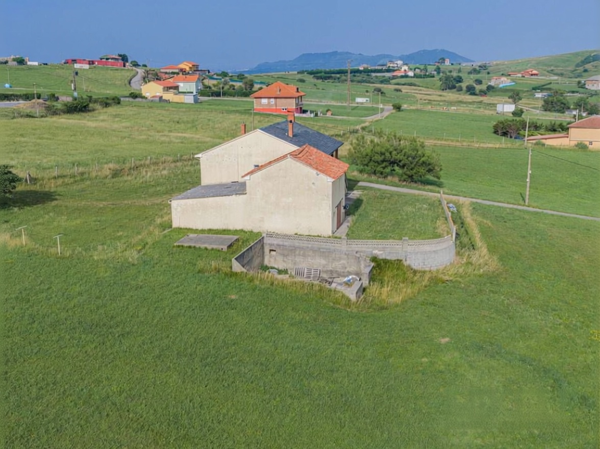 Chalet with direct beach access in Santander — Sea view