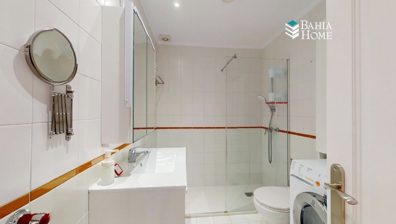 Beachfront flat in Santander — Bathroom