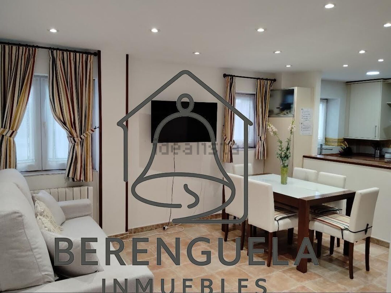 Apartamento em primeira linha de praia em Santander — Sala