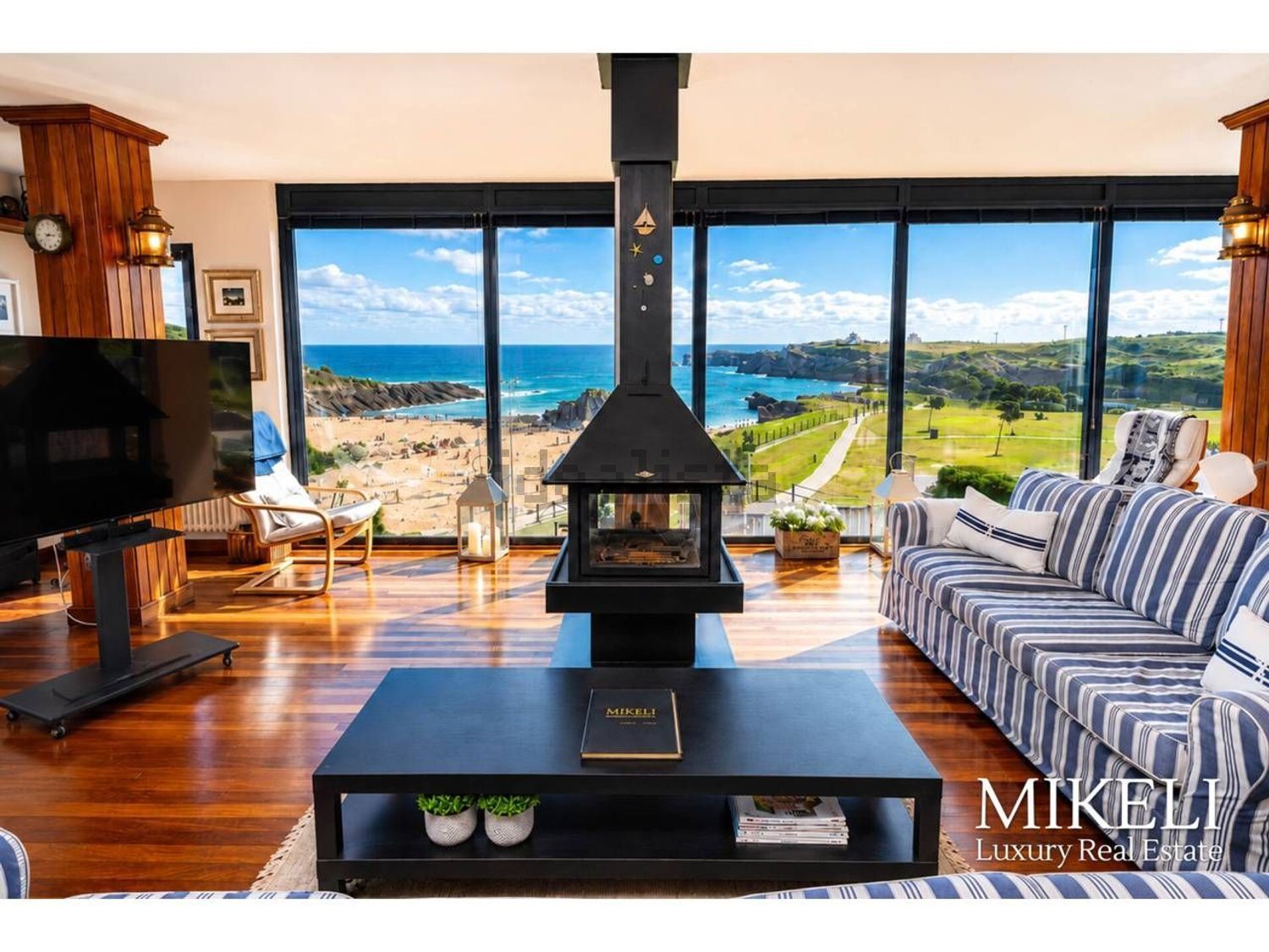 Chalet com acesso direto à praia em Soto de la Marina — Sala