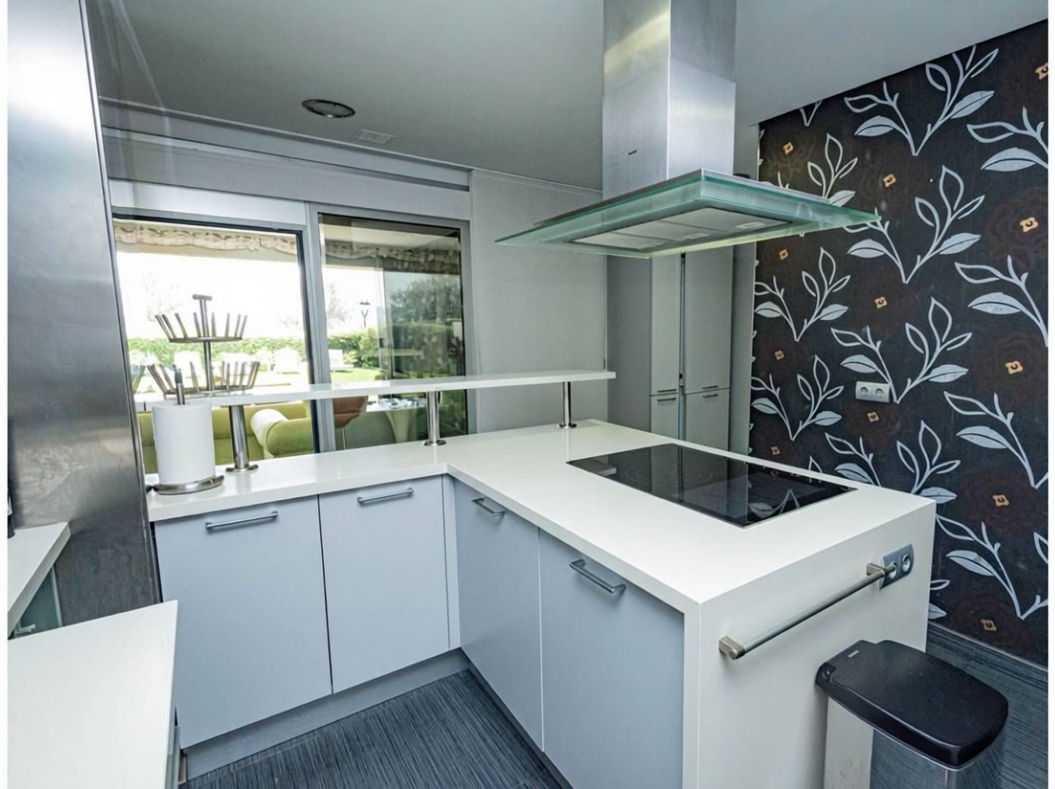 Apartamento em primeira linha de praia em Santander — Quarto