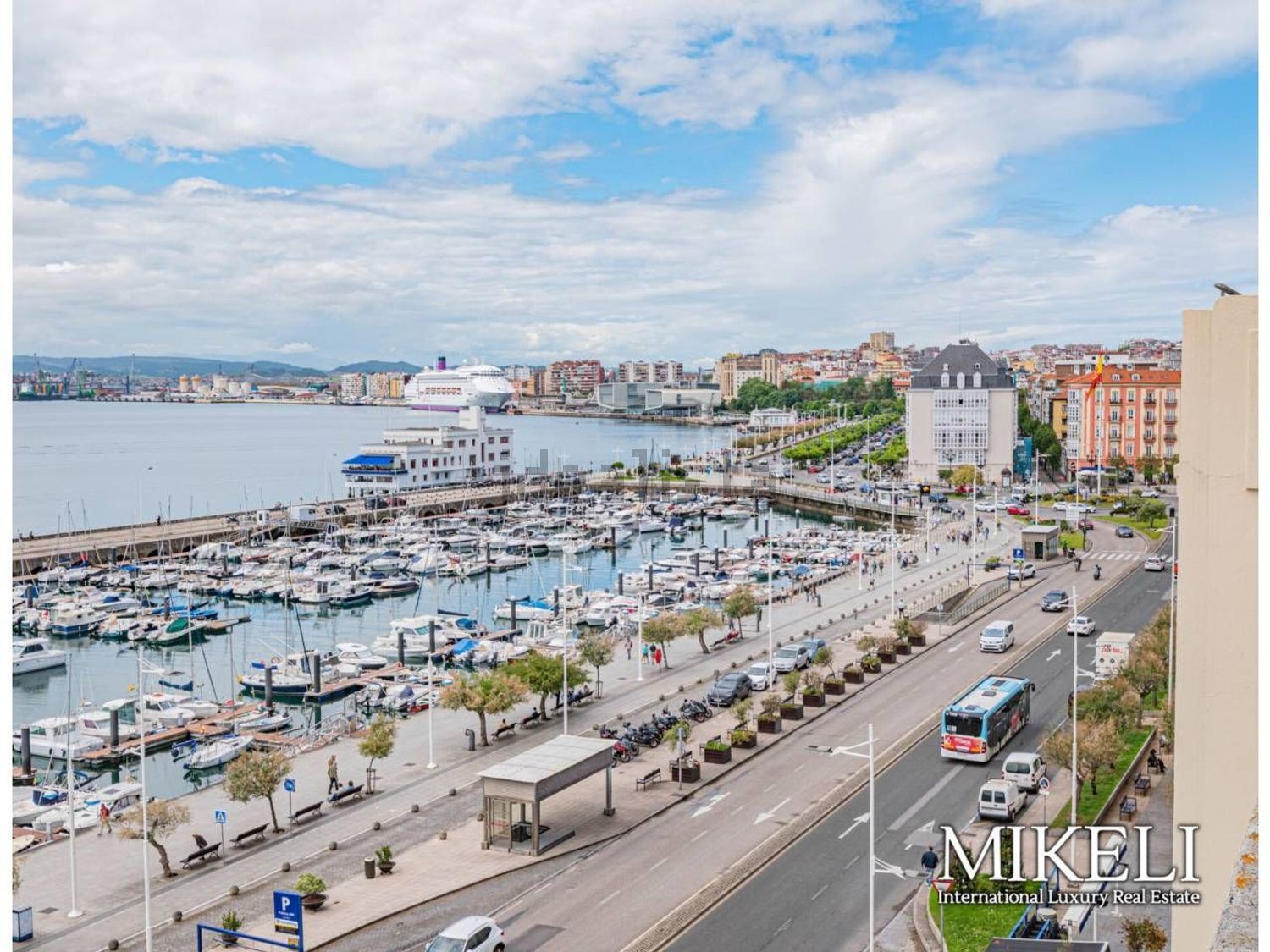 Apartamento em primeira linha de praia em Santander — Vista mar