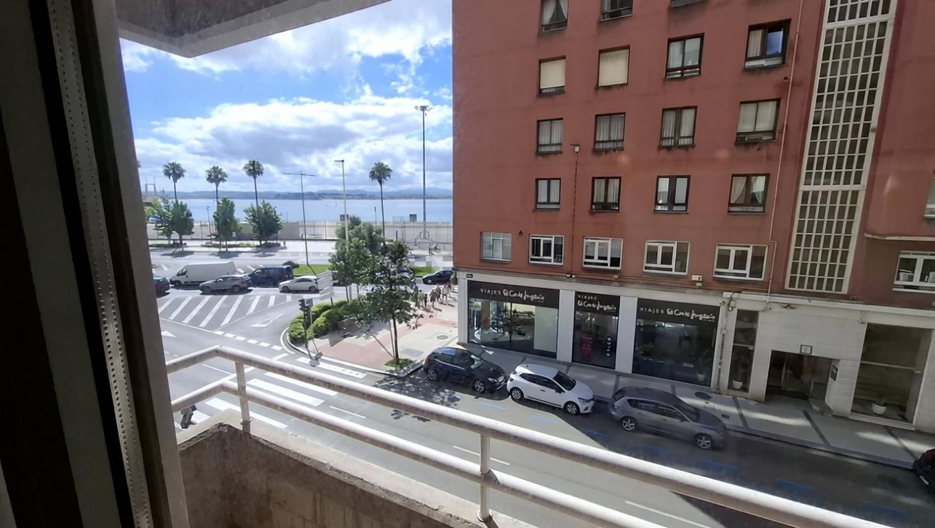 Beachfront flat in Santander