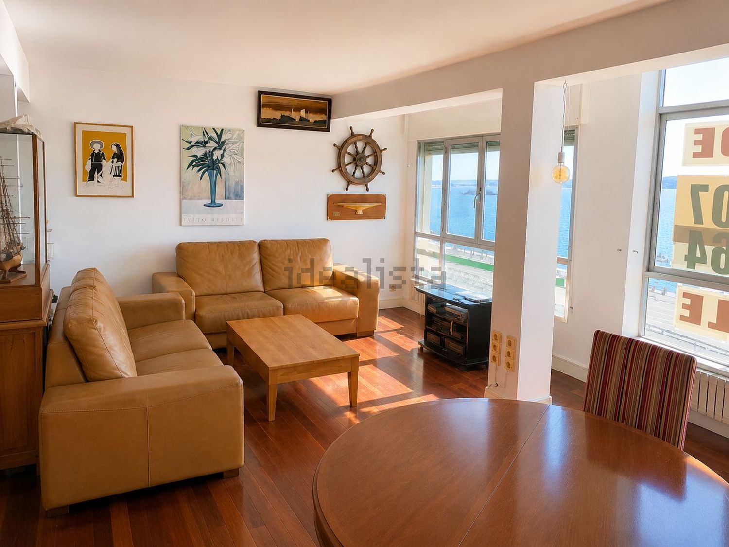 Apartamento em primeira linha de praia em Santander — Sala
