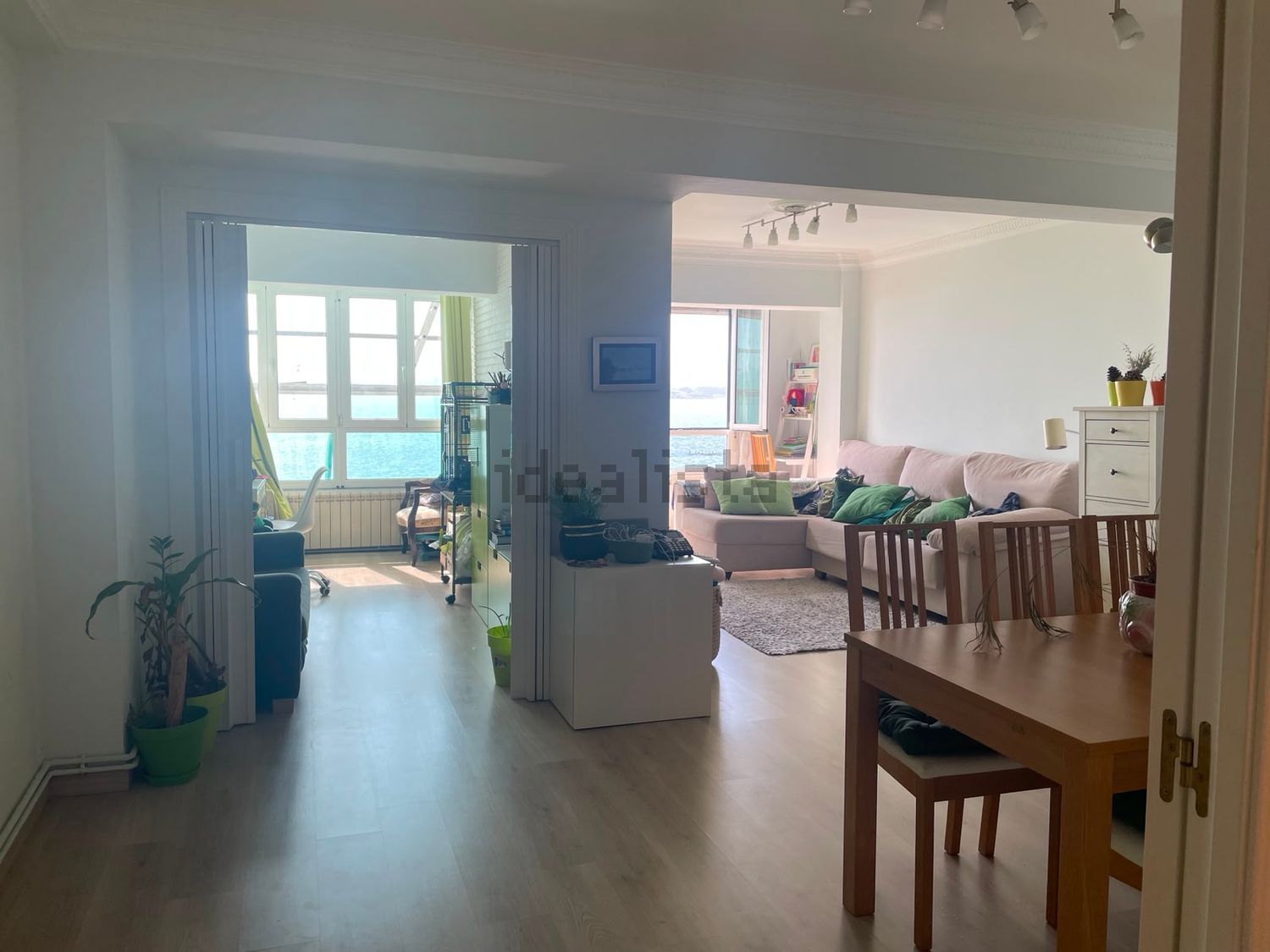 Apartamento em primeira linha de praia em Santander — Sala