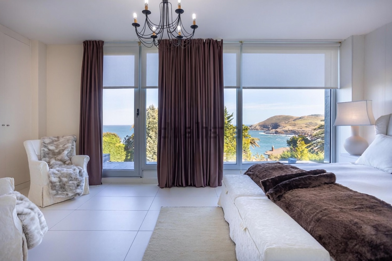 Chalet with direct beach access in Ajo — Bedroom