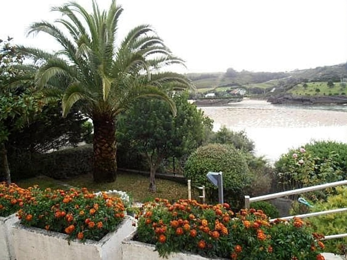Chalet with direct beach access in Ajo
