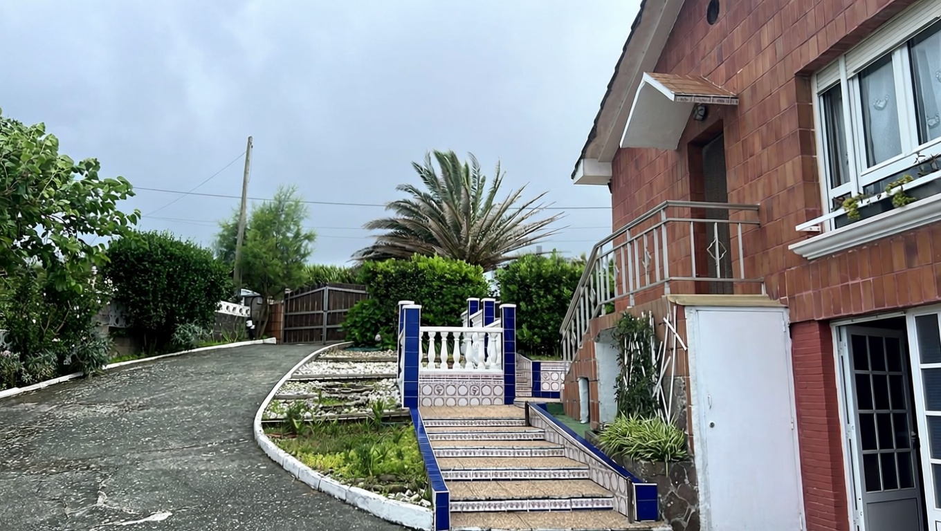 Chalet con acceso directo a playa en Ribamontan al Mar — Vista mar