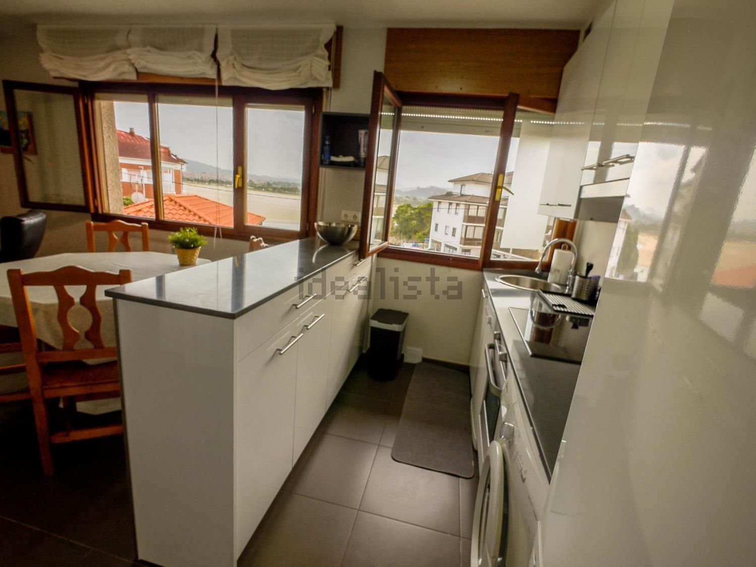 Apartamento em primeira linha de praia em Isla — Cozinha
