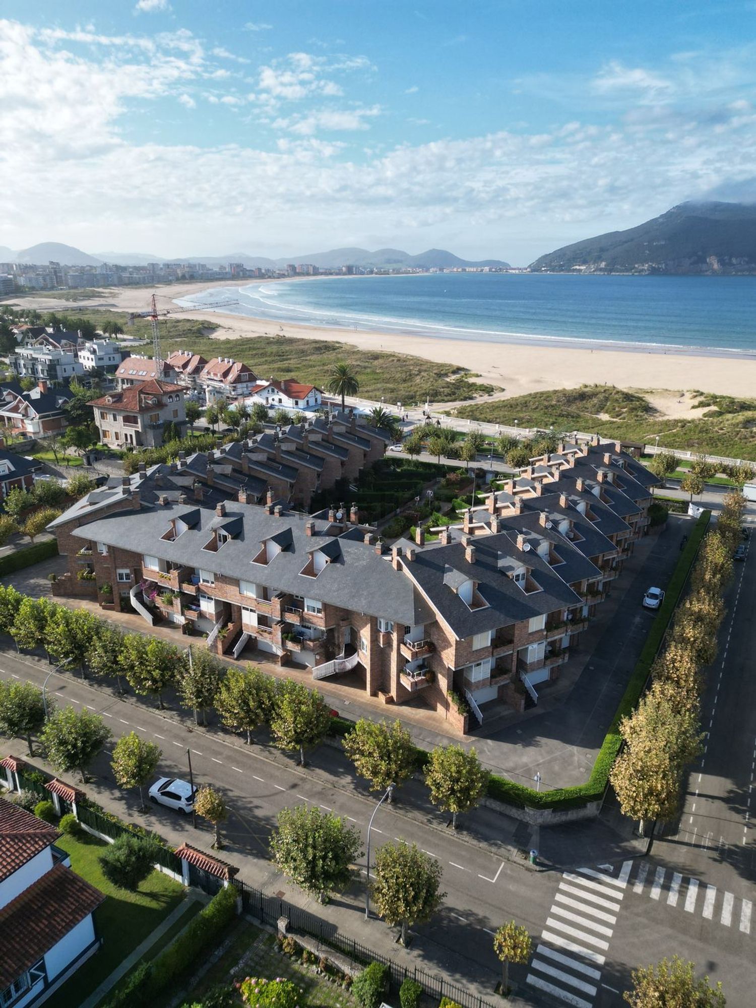 Chalet com acesso direto à praia em Laredo — Aérea