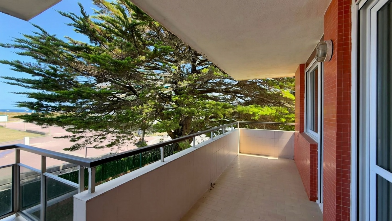 Beachfront flat in Laredo