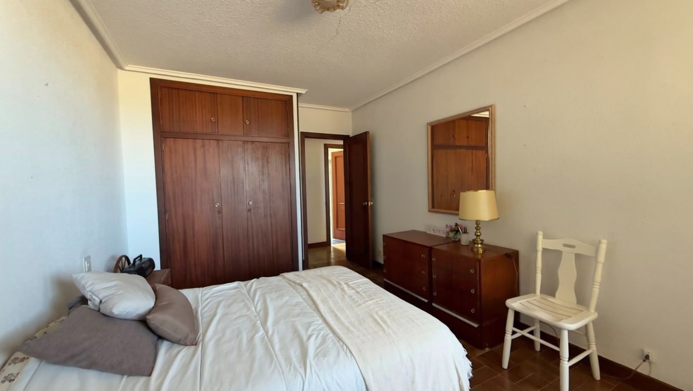 Beachfront flat in Laredo — Bedroom