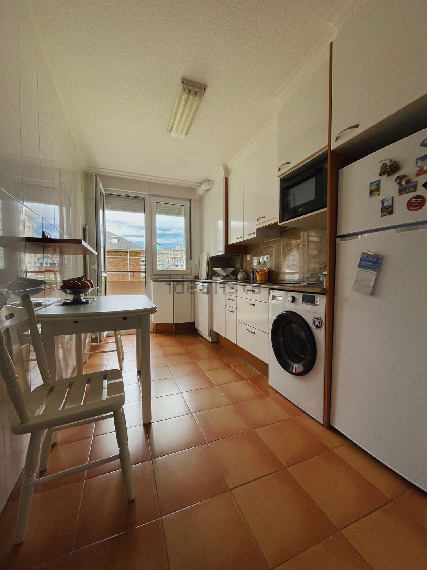Apartamento em primeira linha de praia em Laredo — Cozinha