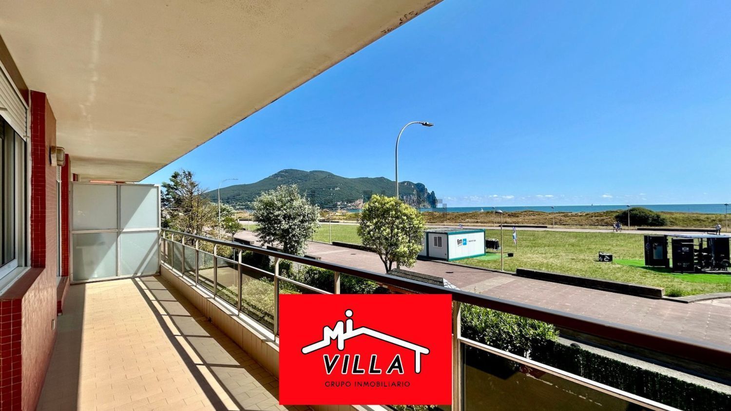 Apartamento em primeira linha de praia em Laredo