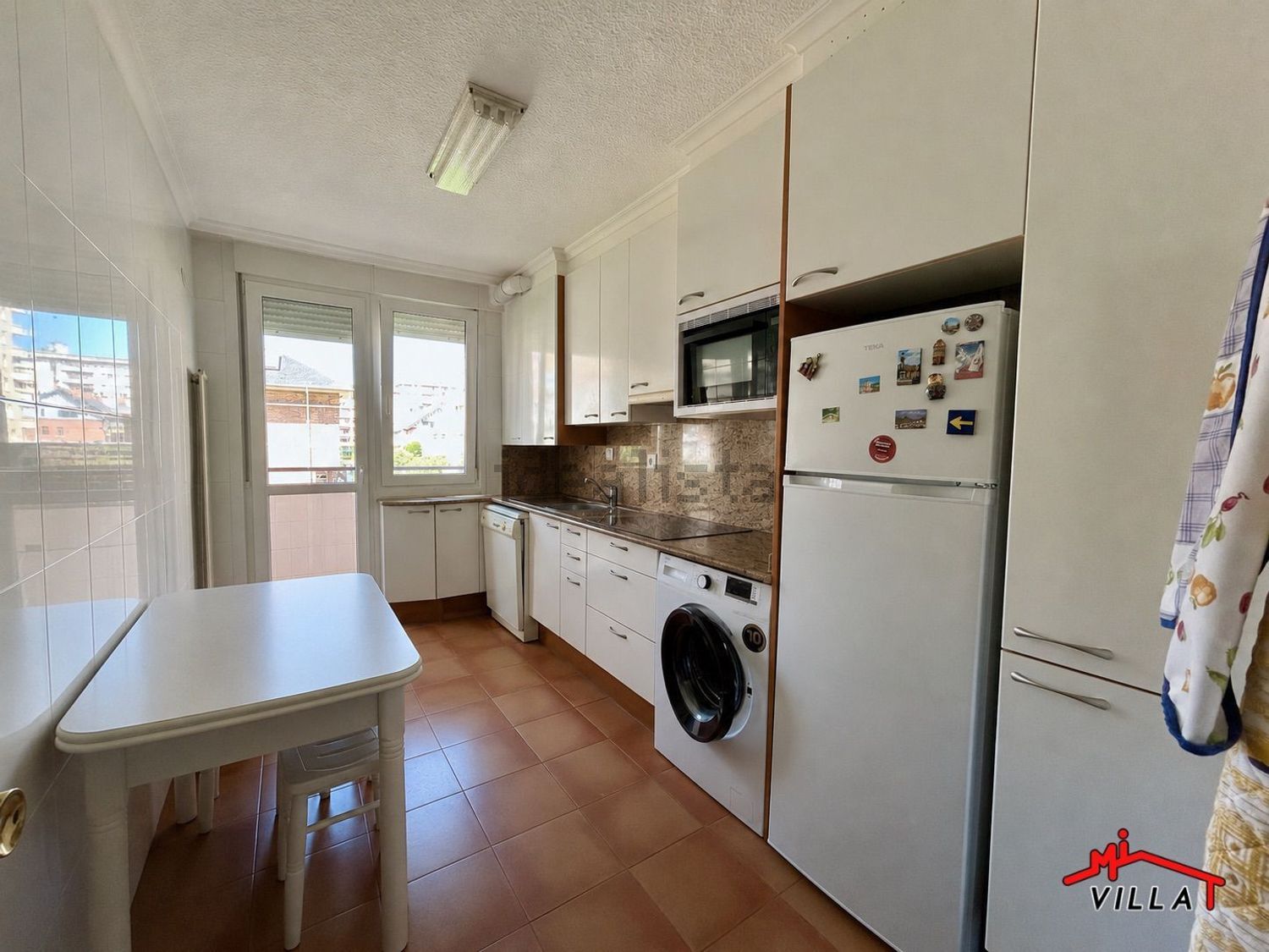 Apartamento em primeira linha de praia em Laredo — Cozinha