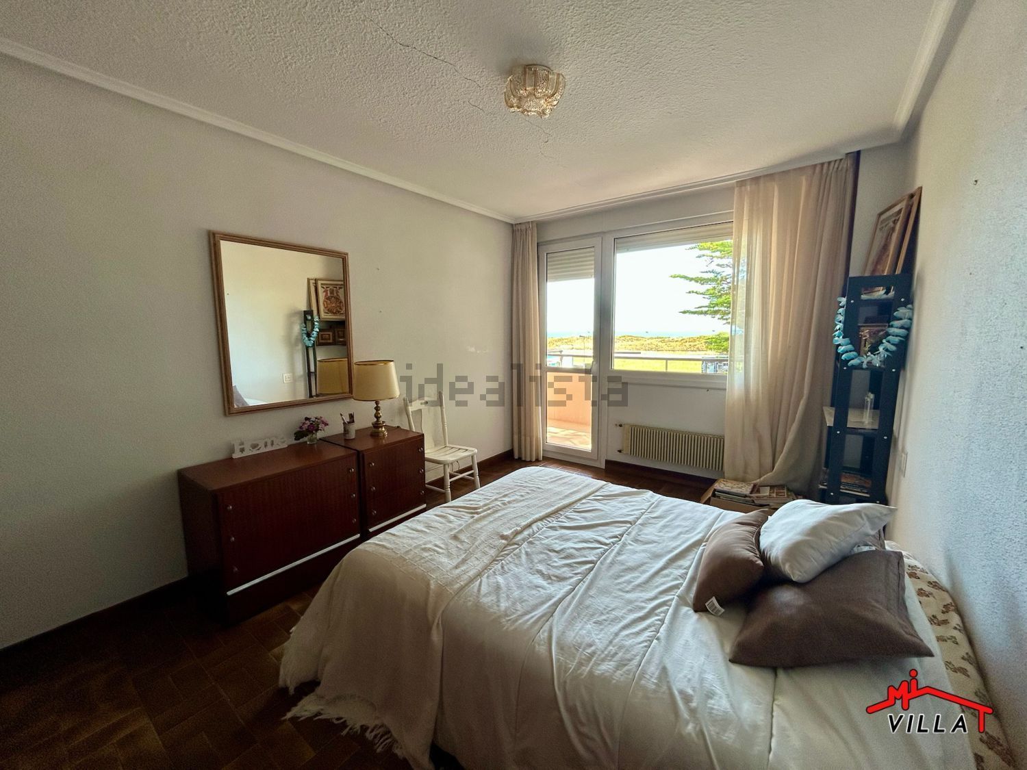 Apartamento em primeira linha de praia em Laredo — Quarto