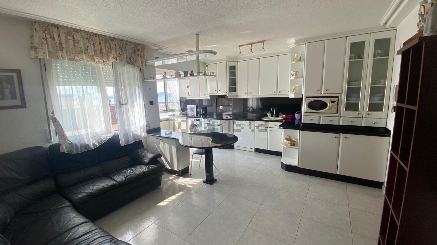 Apartamento em primeira linha de praia em Laredo — Cozinha