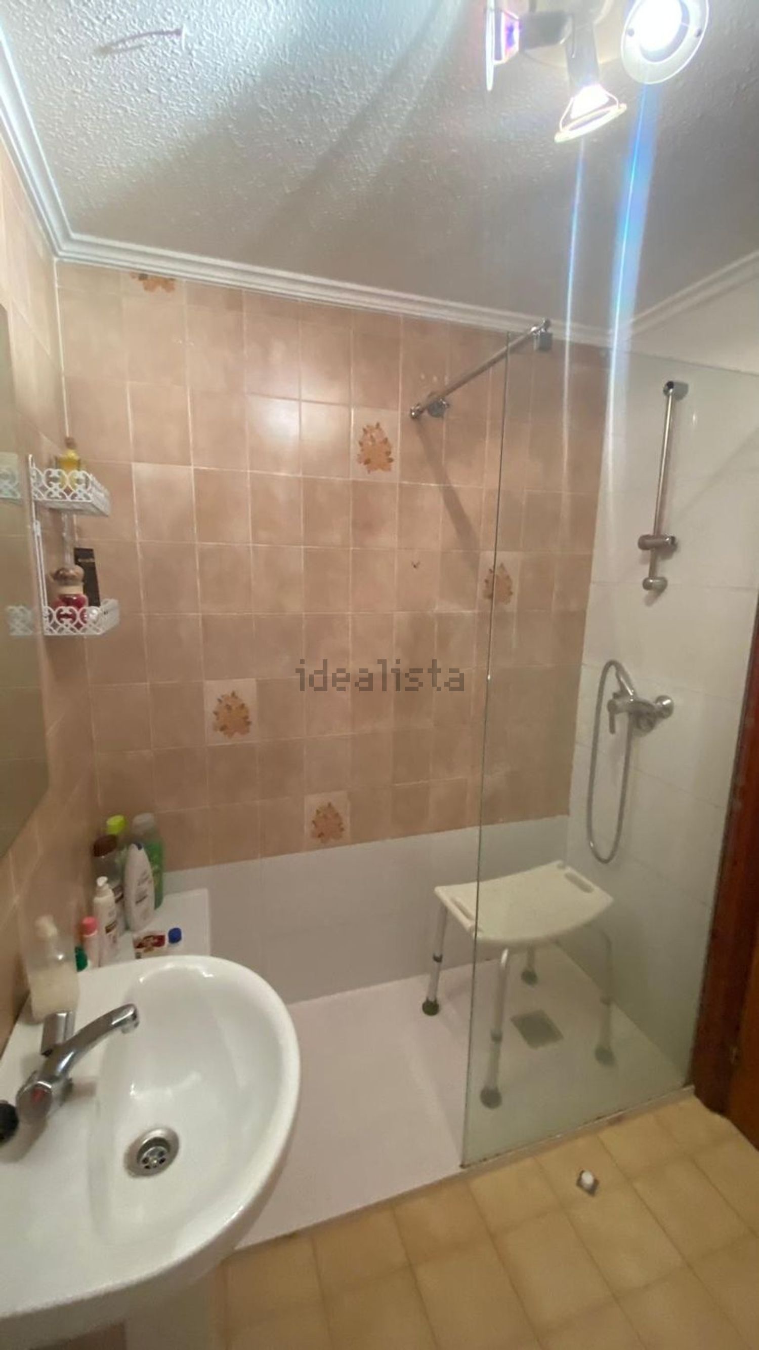 Apartamento em primeira linha de praia em Laredo — Casa banho