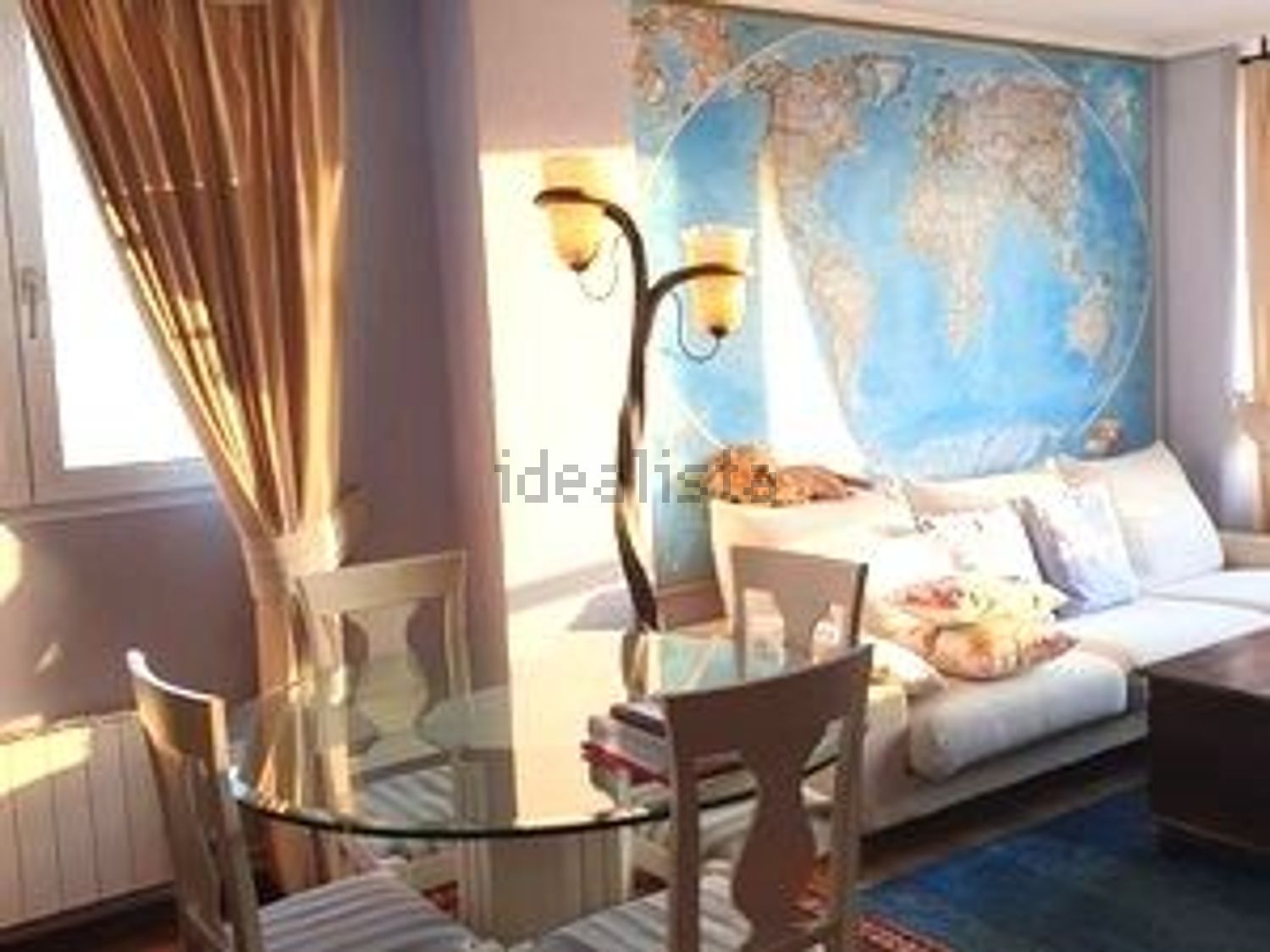 Apartamento em primeira linha de praia em Castro Urdiales — Sala