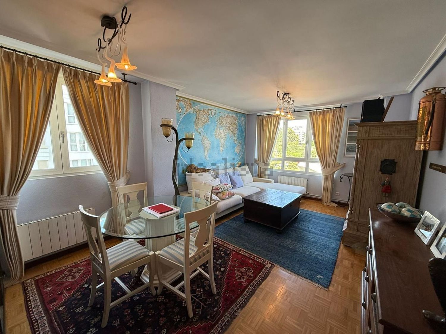 Apartamento em primeira linha de praia em Castro Urdiales — Sala