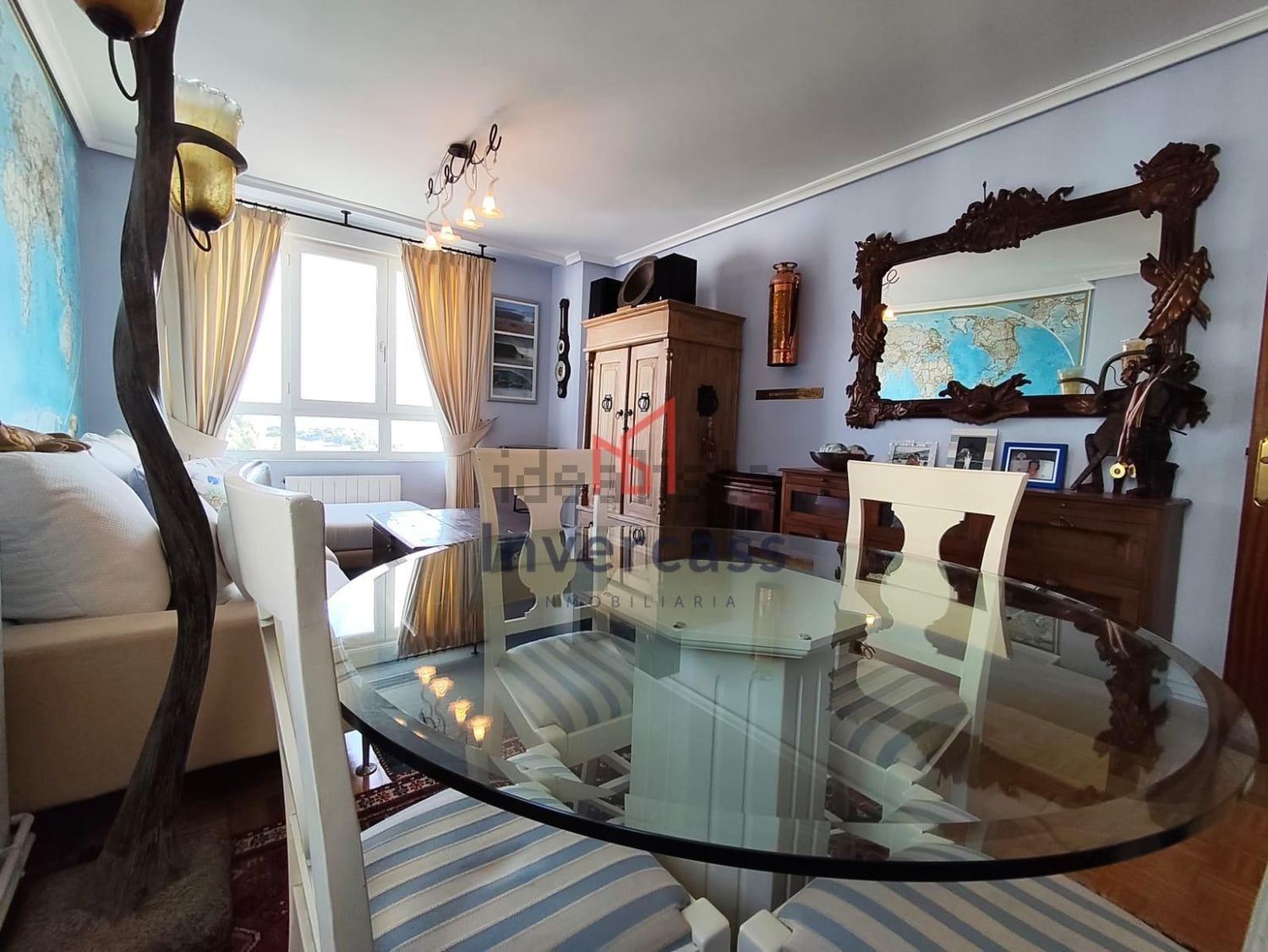 Apartamento em primeira linha de praia em Castro Urdiales — Sala