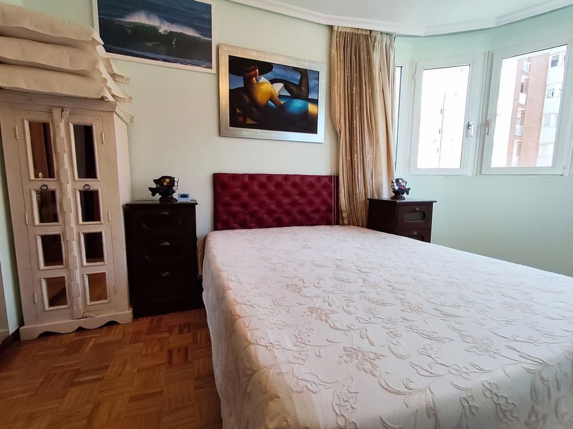 Apartamento em primeira linha de praia em Castro Urdiales — Quarto
