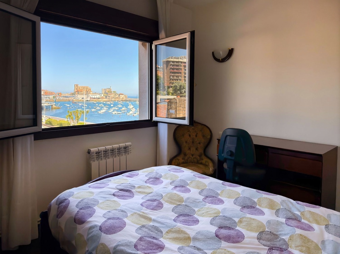 Ático en primera línea de mar en Castro Urdiales — Cocina