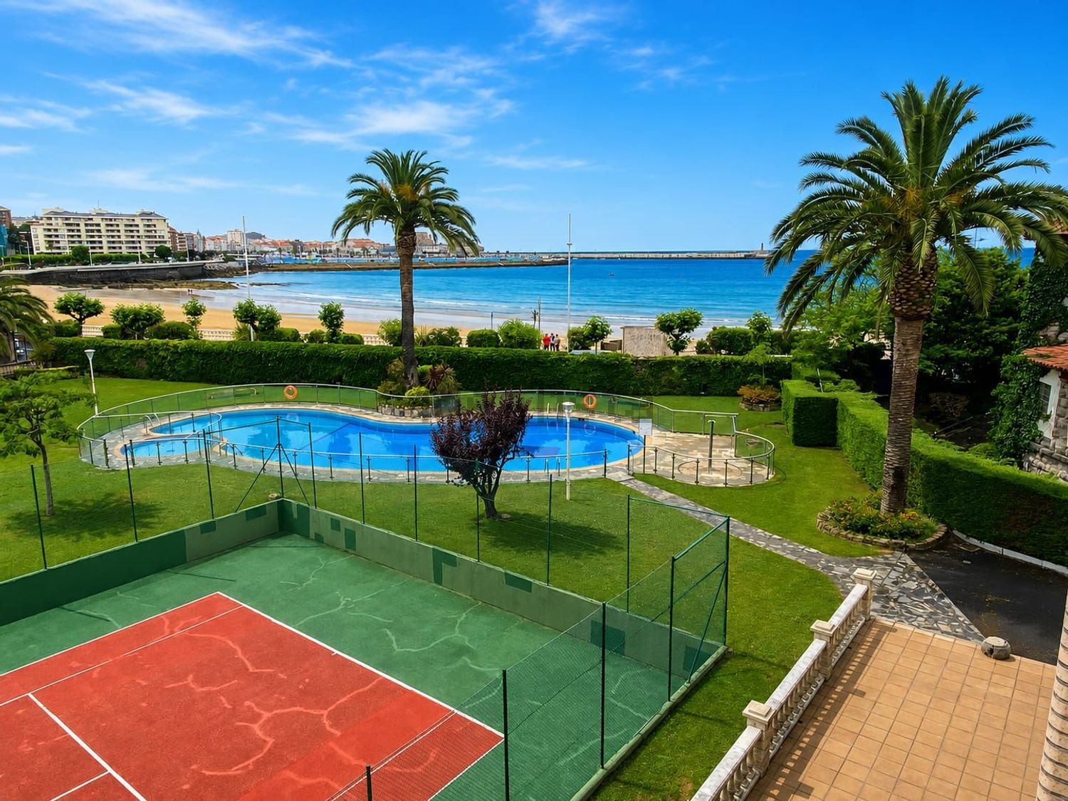 Apartamento em primeira linha de praia em Castro Urdiales — Vista mar
